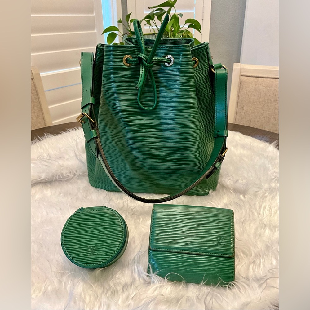 Louis Vuitton Epi Bucket Bag, Wallet and Coin Purse Bundle in Green with COA